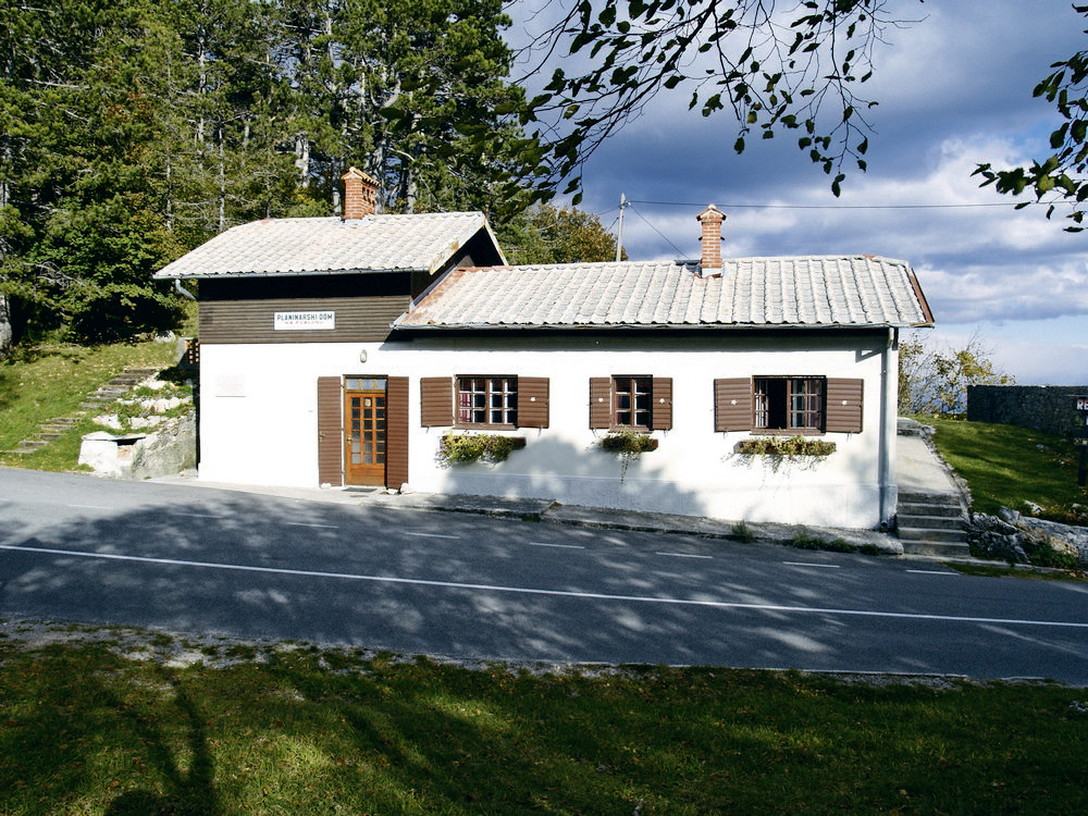 Planinarski dom Poklon