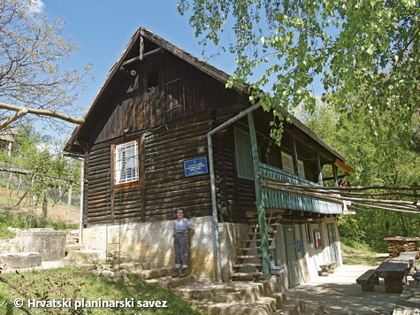 Planinarski dom Zvonimir Plevnik